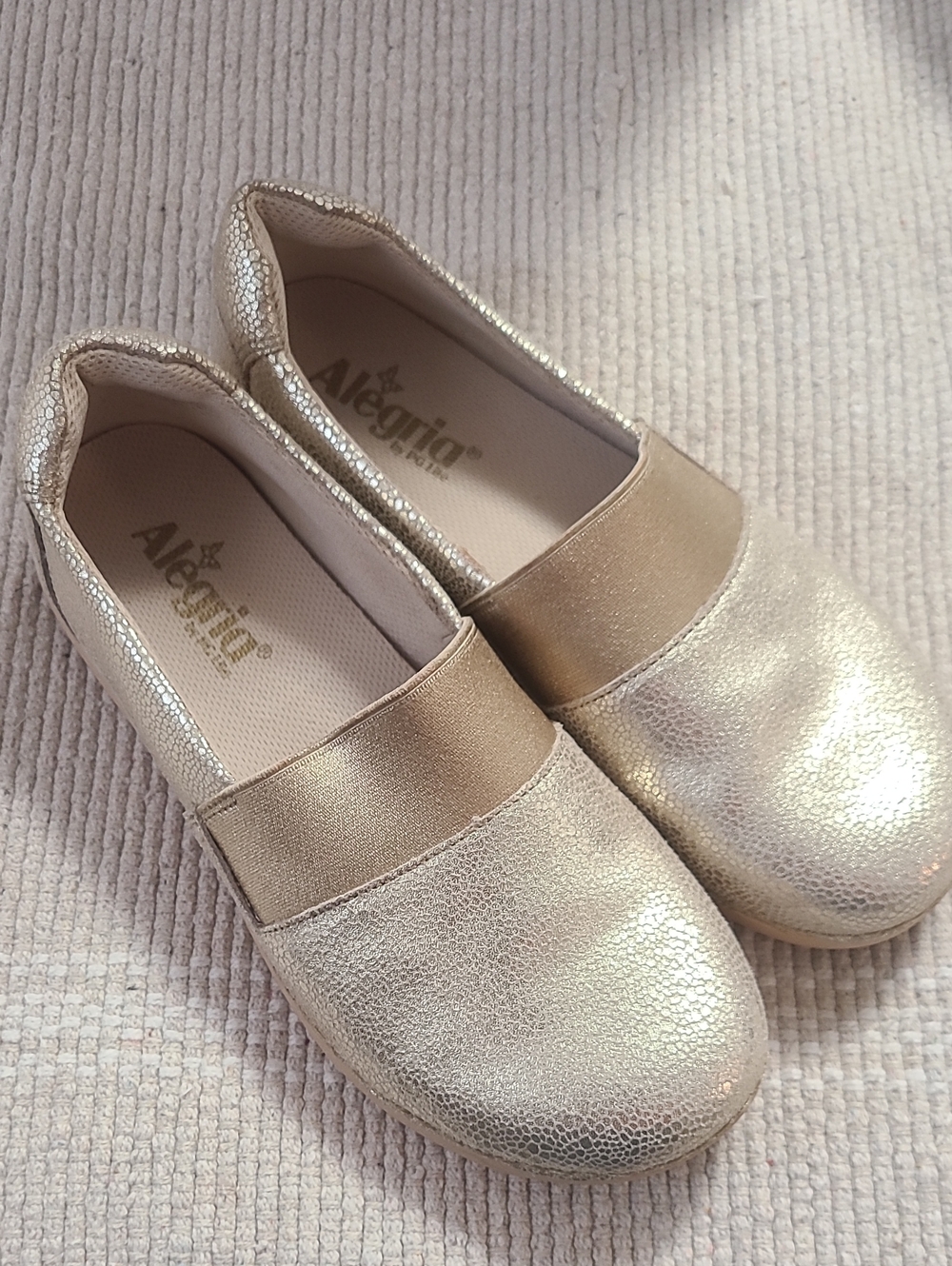 Alegria Glee Women's Gold Leather Comfort Stylish Modern Slip On Loafers Sz 38